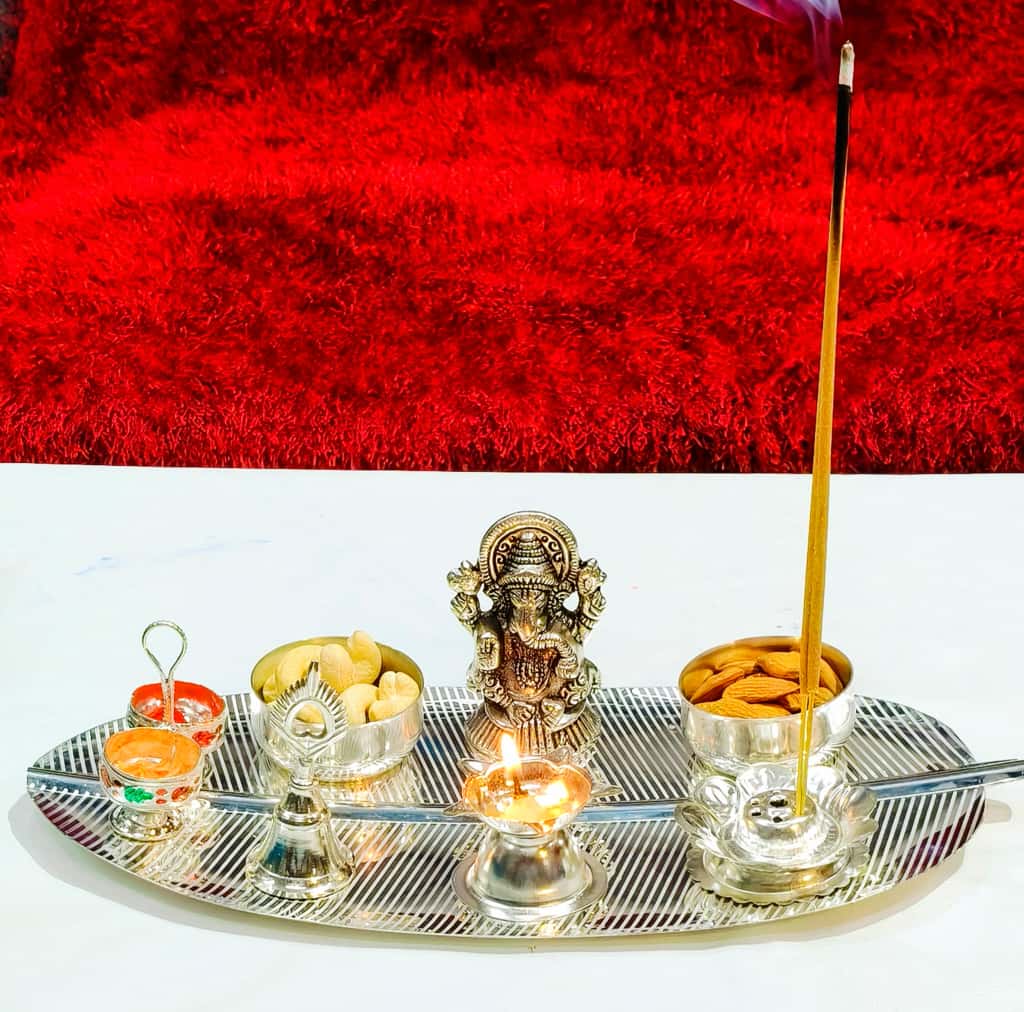 German silver big size exclusive banana leaf pujan set with Ganesh idol for diwali/ gift item